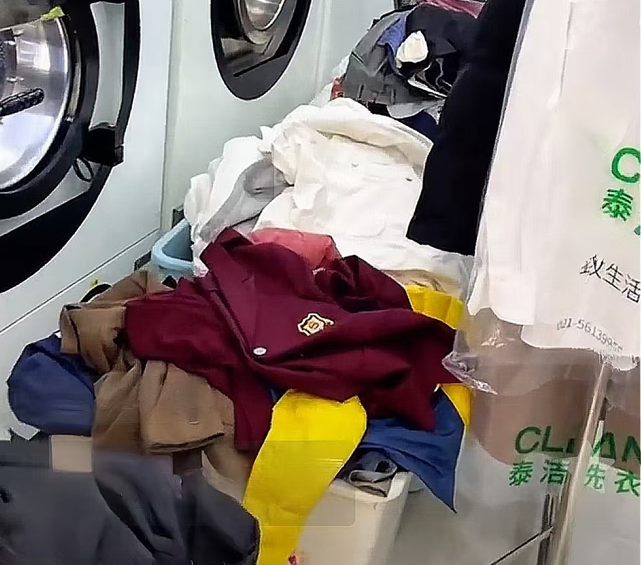 泰潔洗衣迎來旺季，門店生意火爆，待洗衣服爆棚
